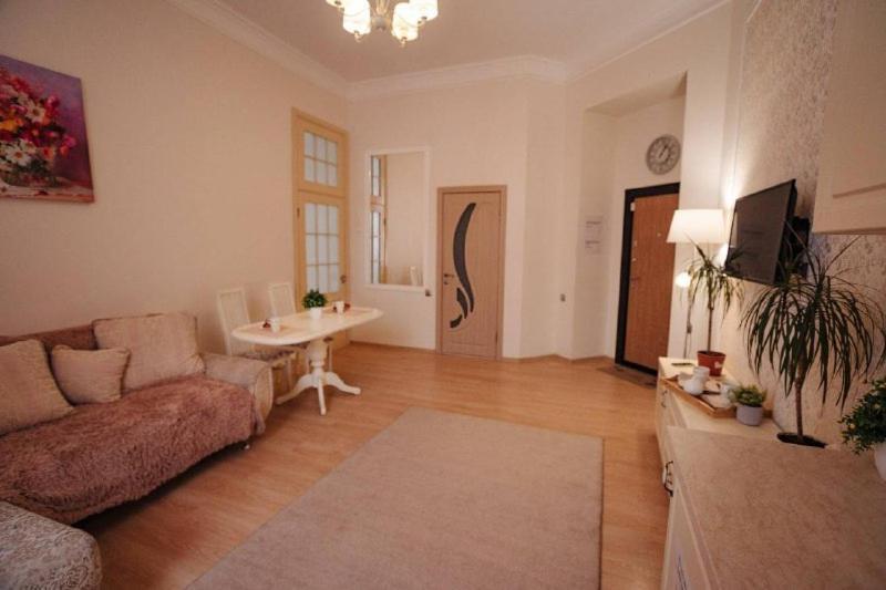 Apartment On Sumskaya 46 "Central Residence" Kharkov Ngoại thất bức ảnh