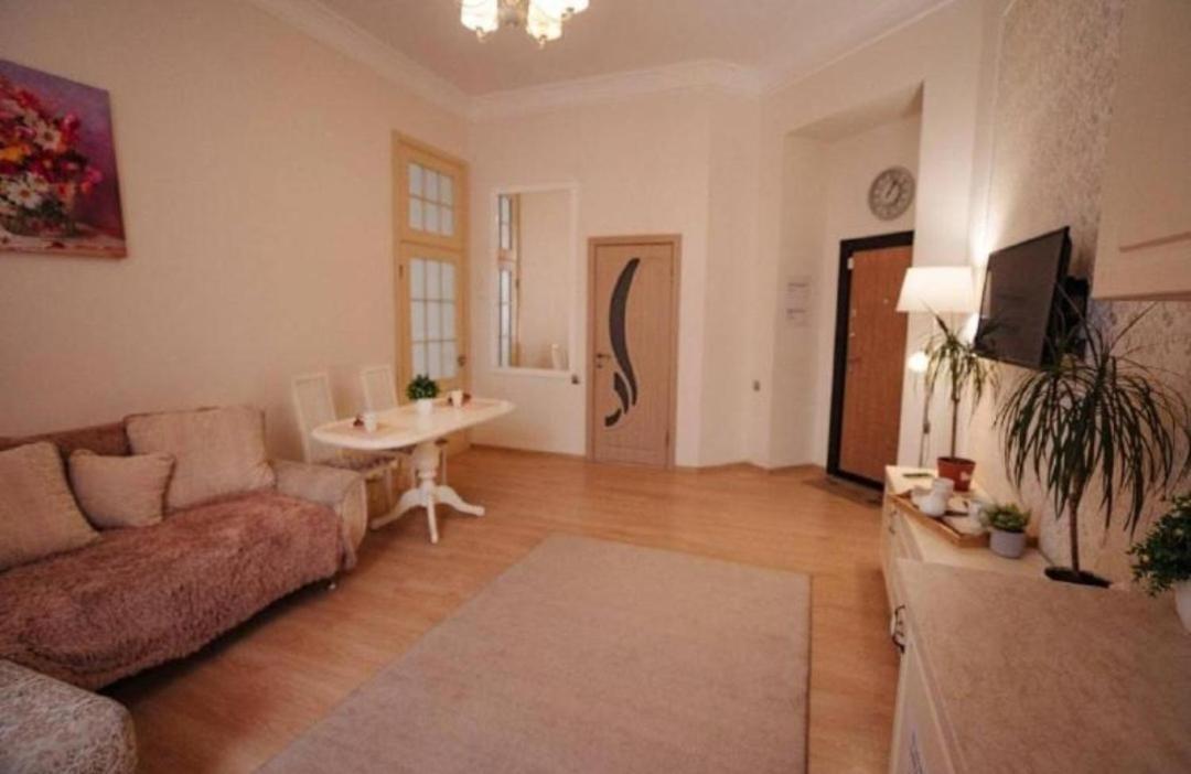 Apartment On Sumskaya 46 "Central Residence" Kharkov Ngoại thất bức ảnh