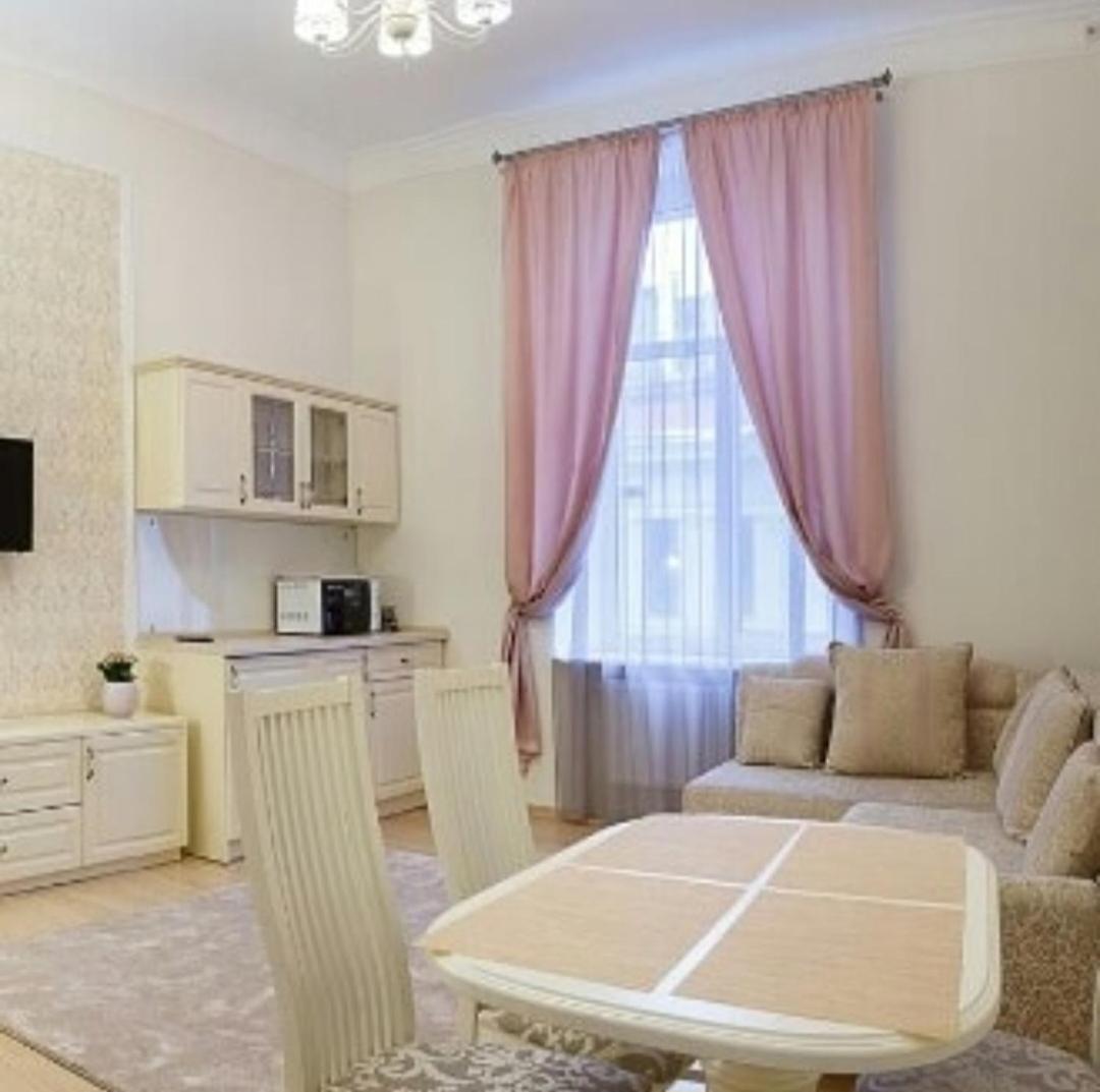 Apartment On Sumskaya 46 "Central Residence" Kharkov Ngoại thất bức ảnh