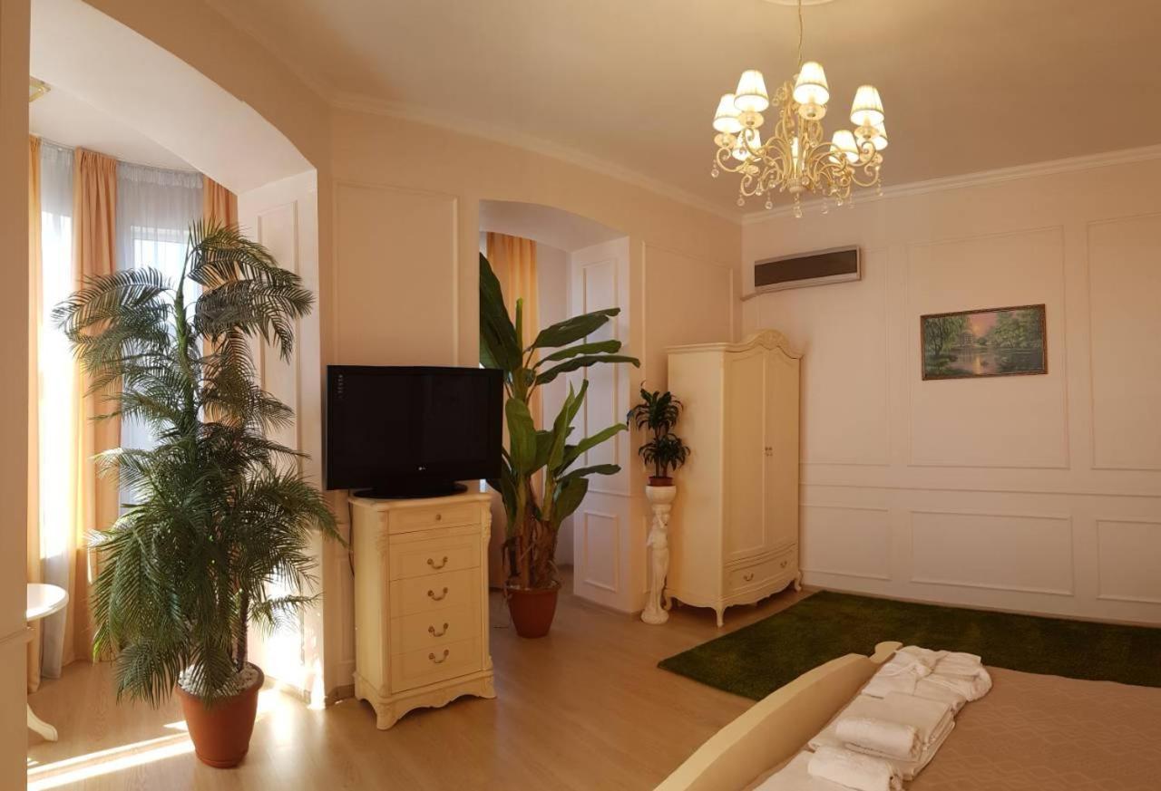 Apartment On Sumskaya 46 "Central Residence" Kharkov Ngoại thất bức ảnh